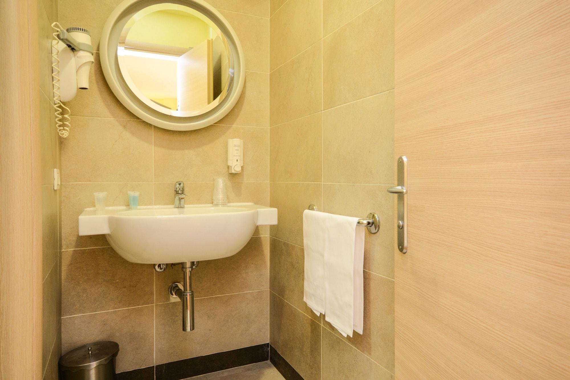 ברשה Regal Hotel מראה חיצוני תמונה
