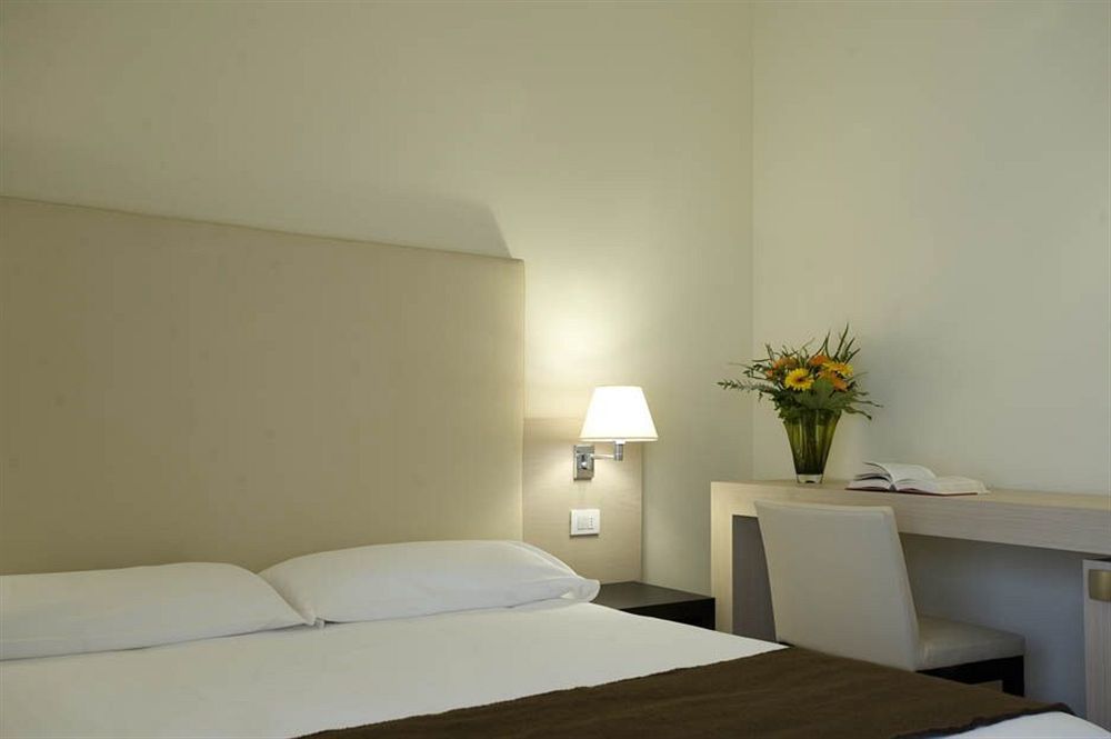 ברשה Regal Hotel מראה חיצוני תמונה